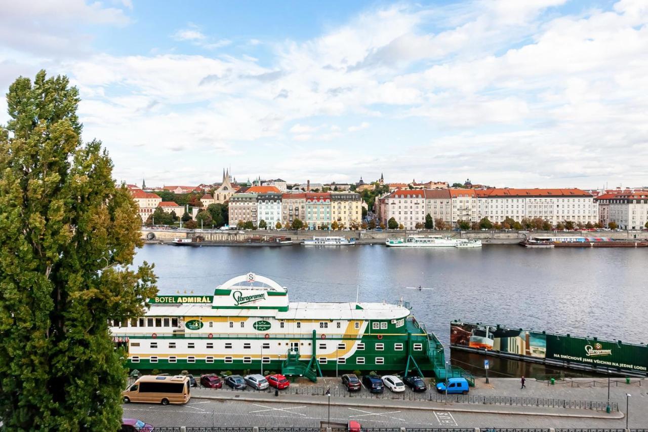 Attic Apartment On Waterfront / View / Netflix Praga Exterior foto